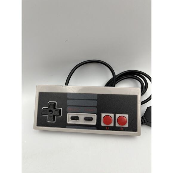 Wired Gamepad Controller for 80s NES Nintendo Entertainment System Game Pad - Picture 1 of 3